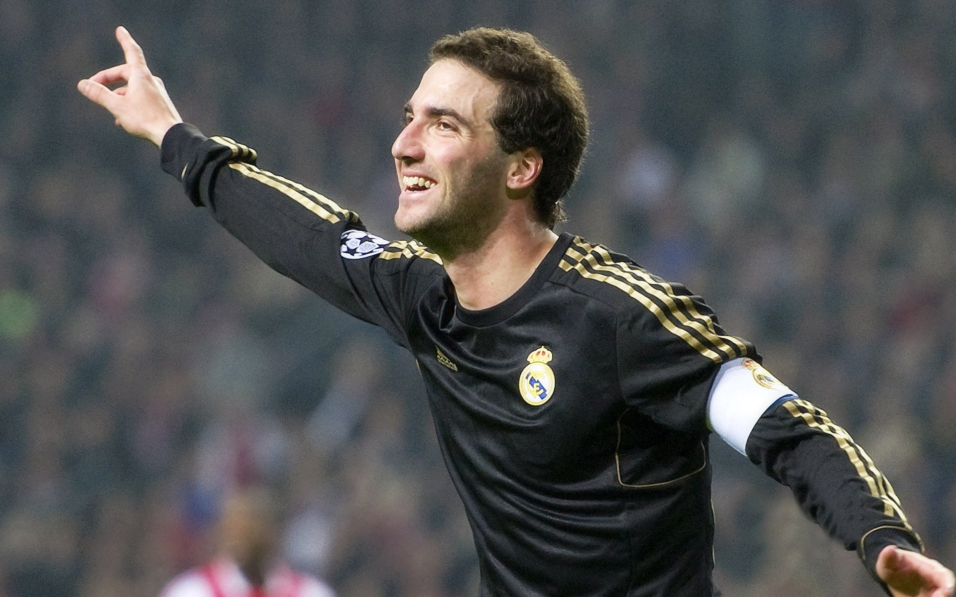 中超联赛热度回升为联赛商业价值带来新机遇,中超职业联赛